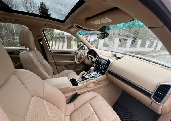 Porsche Cayenne cena 114000 przebieg: 162200, rok produkcji 2014 z Białystok małe 466